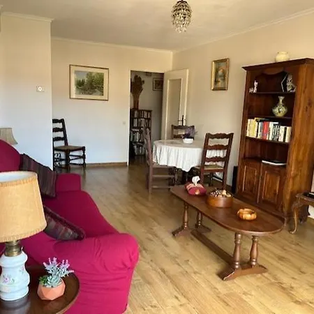 Spacious In For Art Lovers Apartman
