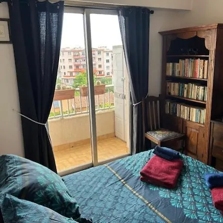 Spacious In For Art Lovers Apartman *